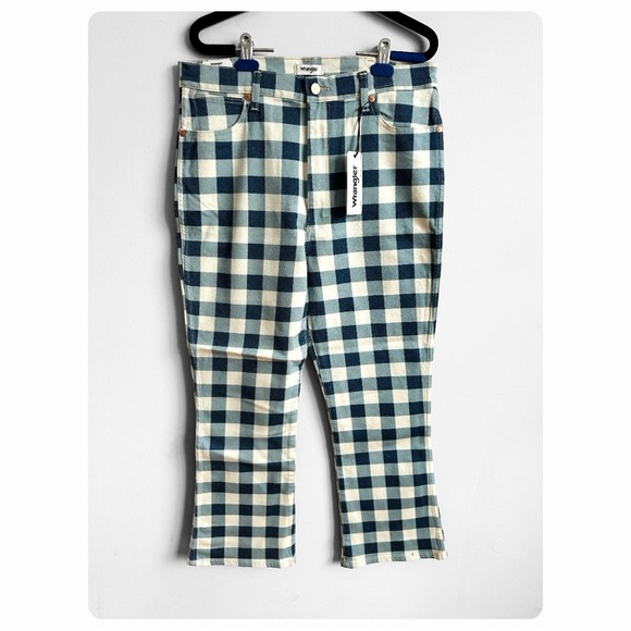 ★ NWT Wrangler Wrock 672 High-Rise Kick Flare Jeans Crop Jeans ★ - Picture 3 of 17